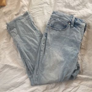 Light rinse jeans